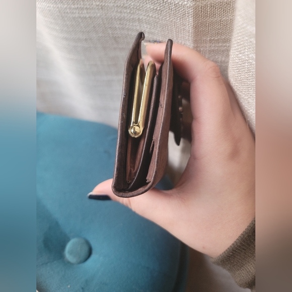 Rolfs Vintage Kiss Lock Calfskin Compact Wallet - Picture 3 of 10